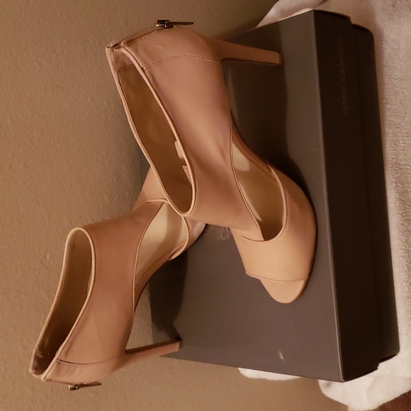 Ladies Shoes Vince Caputo size 10 heels 4in - Picture 3 of 4